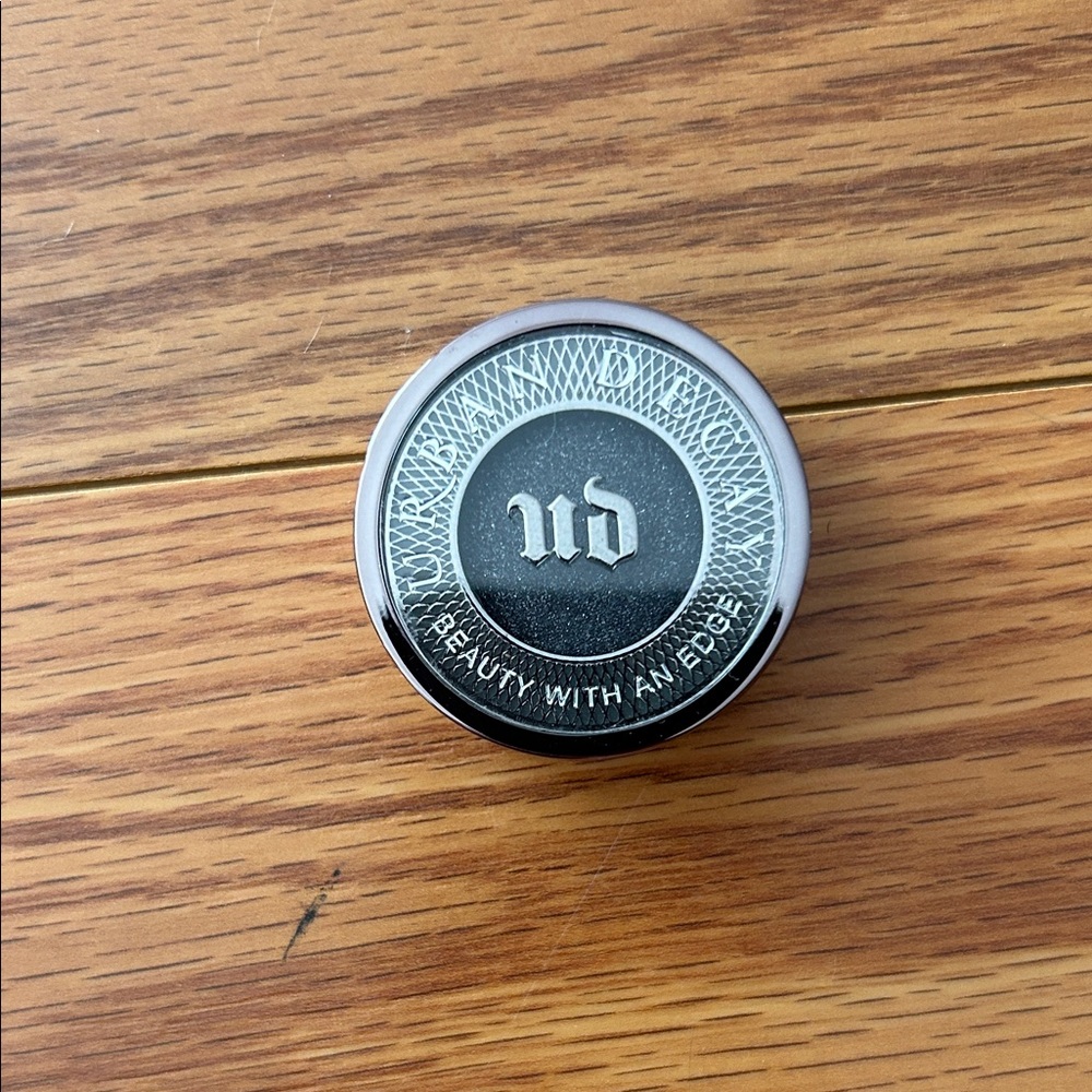 Urban Decay Metallic Gray Compact